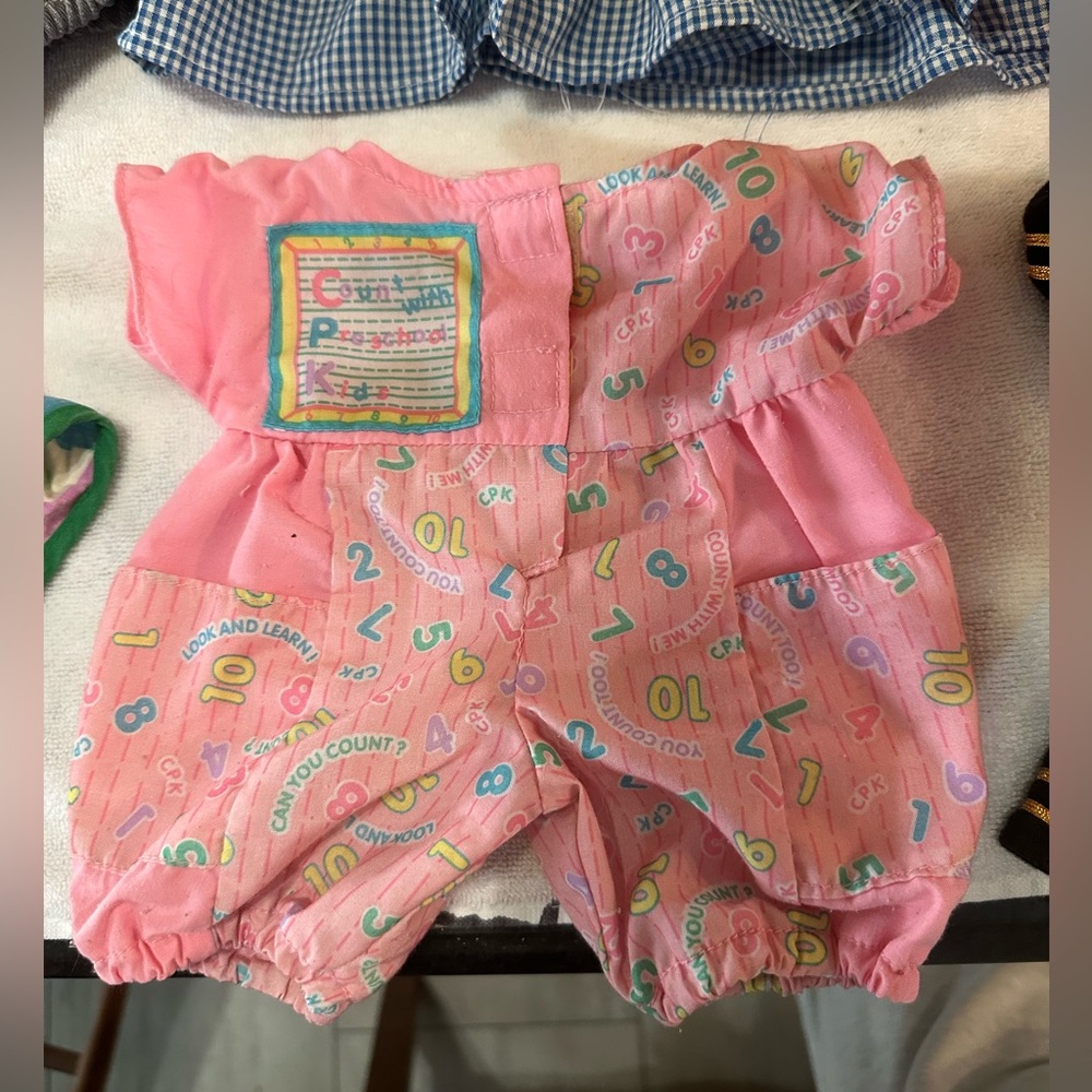 Six Cabbage Patch Kid doll outfits - Picture 4 of 7